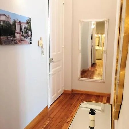 Elegant Under The Acropolis Апартаменты